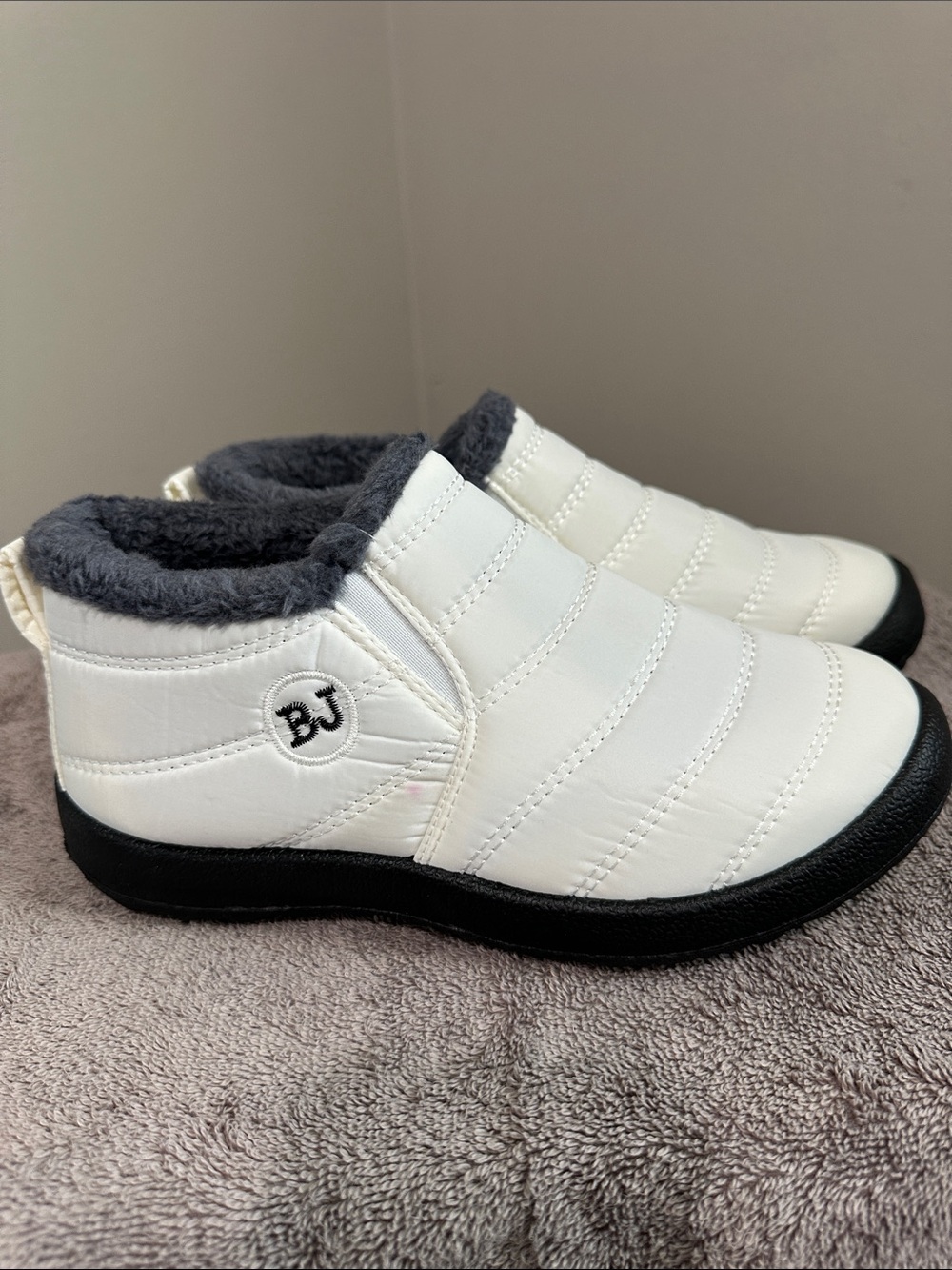 Never Worn! BJ White Quilted Ankle Booties with Gray Faux-Fur Lining